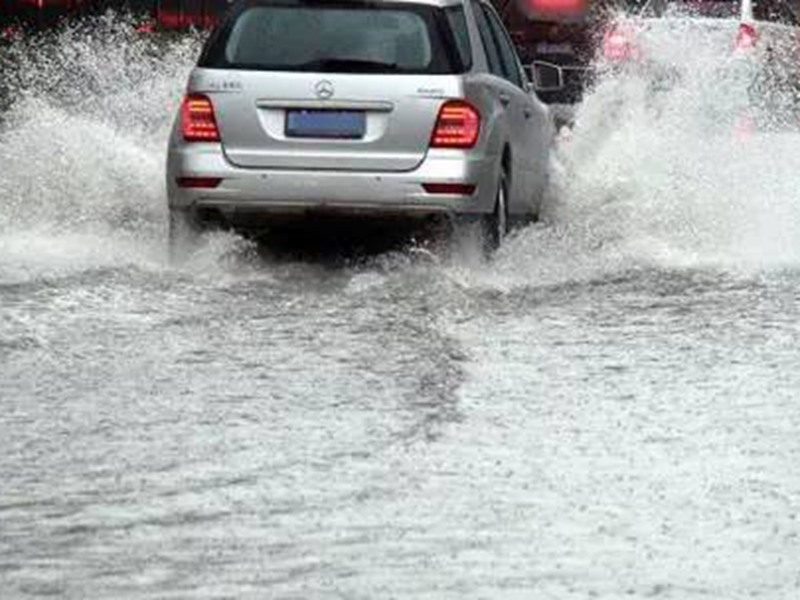 暴雨的海河沿線兩處下沉路已經(jīng)退水